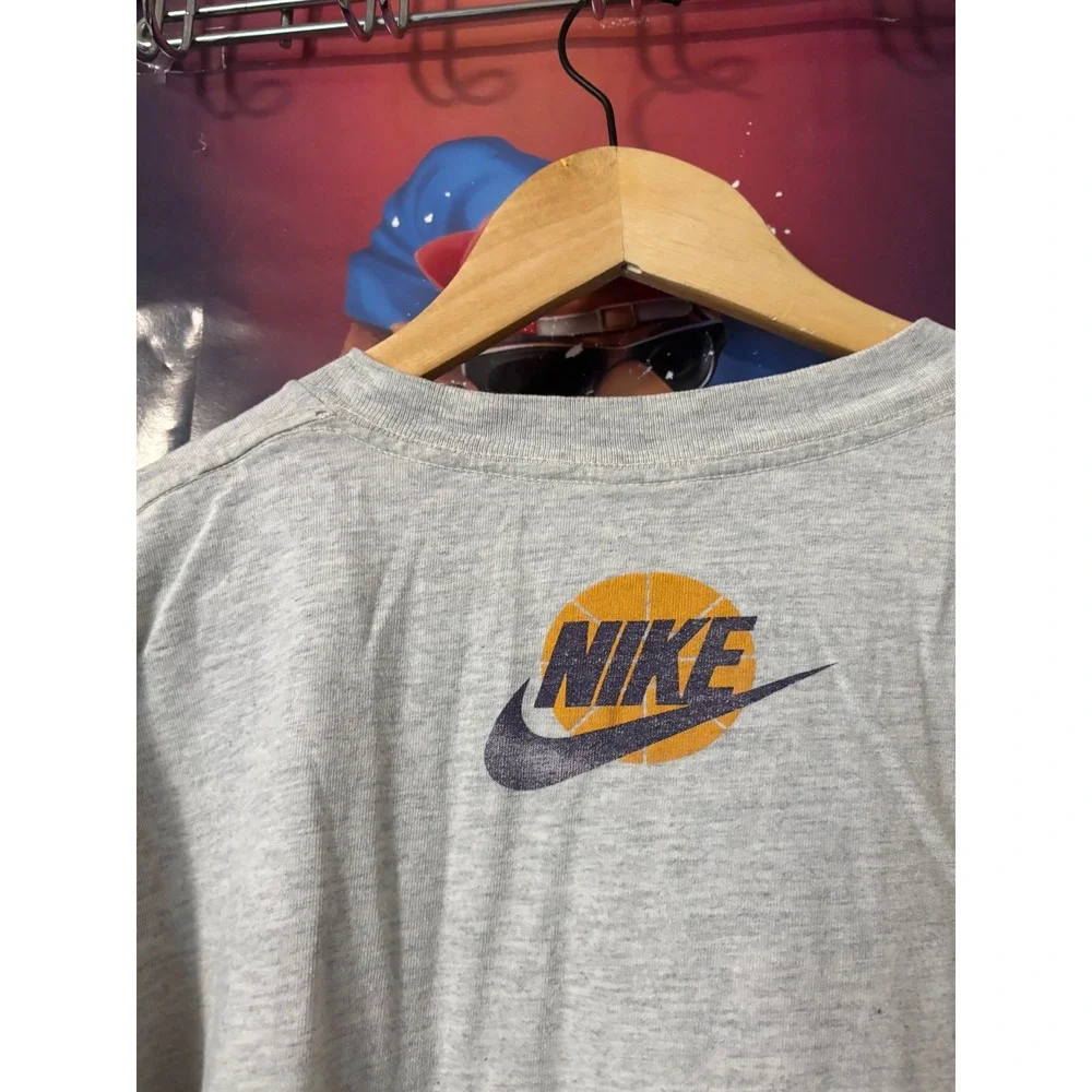 Vintage 90s Nike David Robinson Force T-Shirt Mens Medium Gray Made in USA NBA